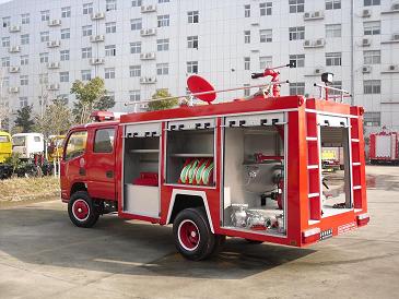 東風(fēng)2噸水罐消防車